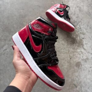 Zapatillas Nike Air Jordan 1 Retro Negro con Rojo